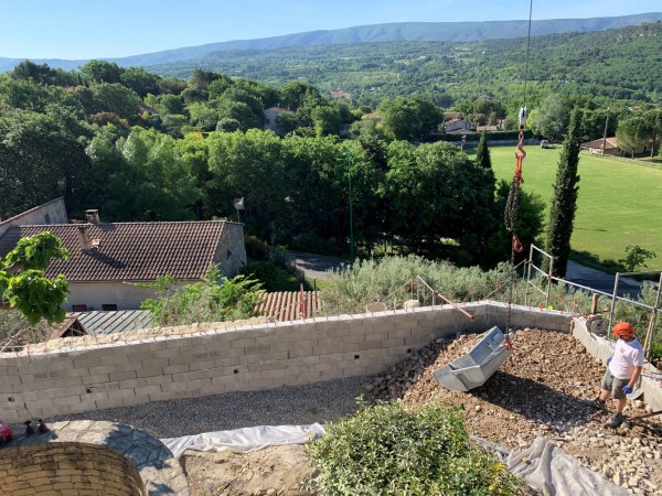 Reconstruction d'un mur de soutènement