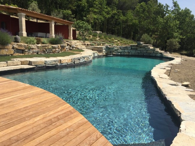 construction de piscines traditionnelles en Luberon